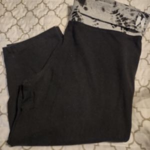 Victoria's Secret Yoga/Exercise/Work Out Crop Pants, Sz S, Black with grey band
